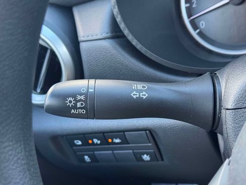 Used 2025 Nissan Versa S w/ Trunk Package FWD image 21