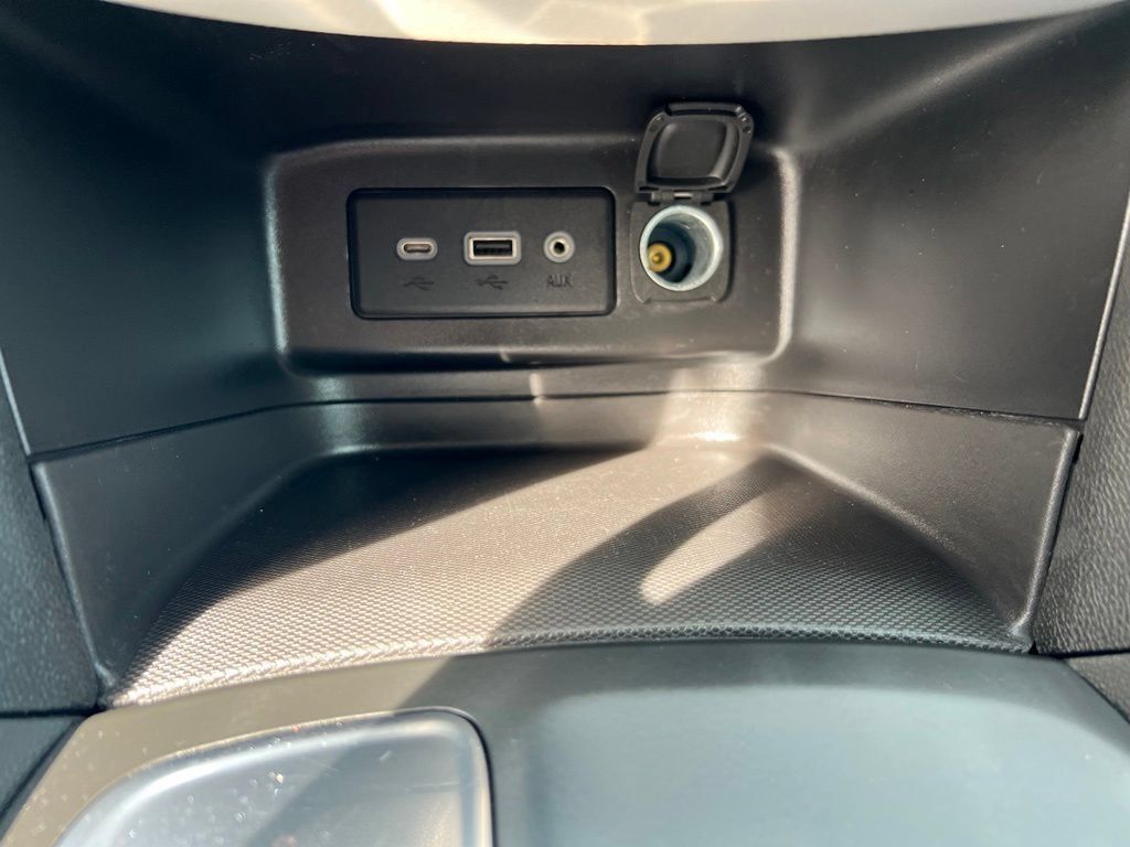 Used 2022 Chevrolet Equinox LS w/ LS Convenience Package FWD image 30