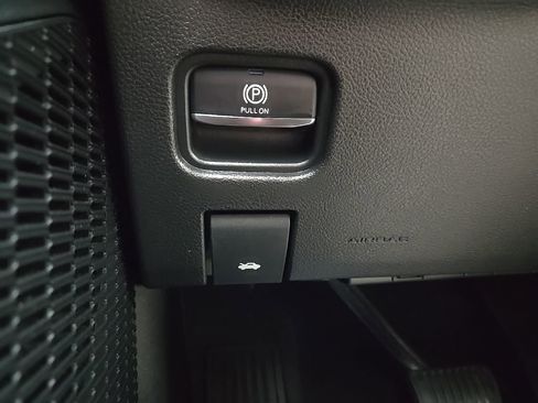 Used 2023 Jeep Grand Cherokee L Limited w/ Black Appearance Package image 18