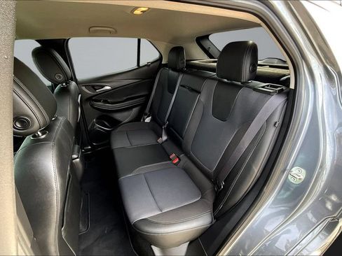 Used 2022 Buick Encore GX Select w/ Sport Touring Package FWD image 23