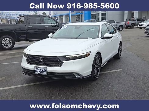 Used 2023 Honda Accord Touring image 3