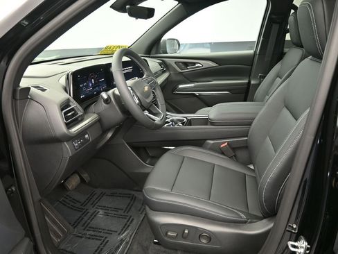 New 2026 Chevrolet Traverse LT w/ Sun and Wheel Package image 13
