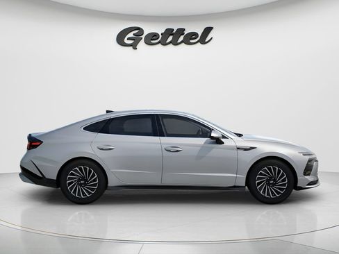 Used 2025 Hyundai Sonata Limited FWD image 7