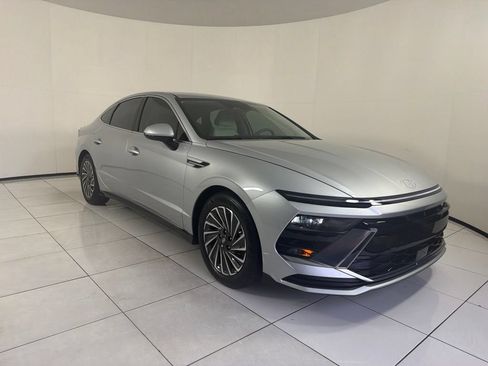 Certified 2025 Hyundai Sonata SEL FWD image 3