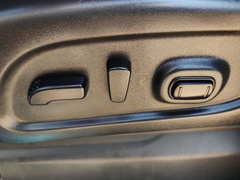 Used 2021 Nissan Titan PRO-4X w/ Pro-4x Convenience Package AWD/4WD image 13