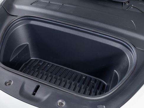 Used 2021 Tesla Model Y Long Range image 41