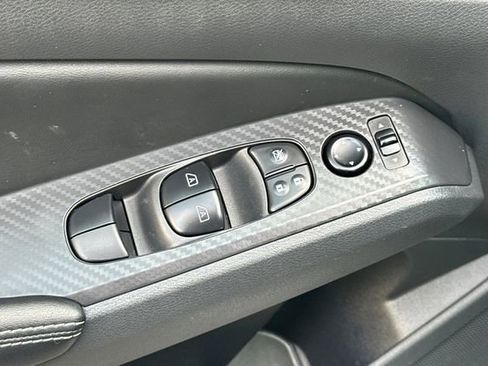 Used 2025 Nissan Altima 2.5 SV FWD image 15