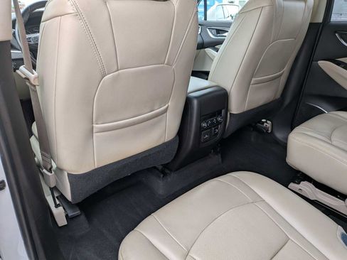 Used 2018 Buick Enclave Premium w/ Experience Buick Package AWD/4WD image 18