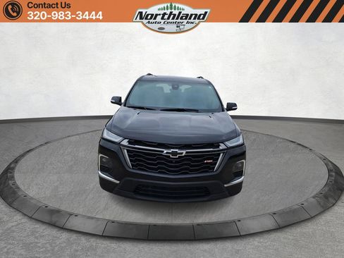 Used 2023 Chevrolet Traverse RS image 2