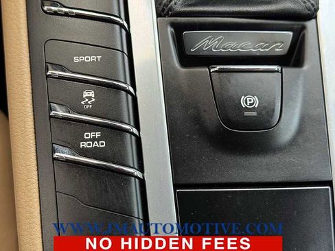 Used 2021 Porsche Macan image 33