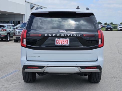 Used 2025 Ford Expedition Platinum AWD/4WD image 6