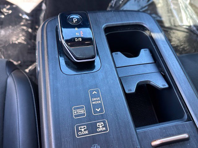 Used 2024 Nissan Ariya AWD image 25