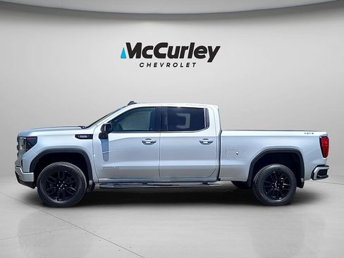 Used 2022 GMC Sierra 1500 Elevation w/ Elevation Premium Package AWD/4WD image 4