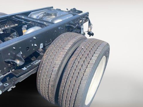 New 2025 Chevrolet Low Cab Forward RWD image 5