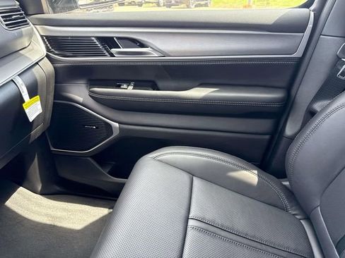 New 2026 Jeep Grand Wagoneer Limited image 24