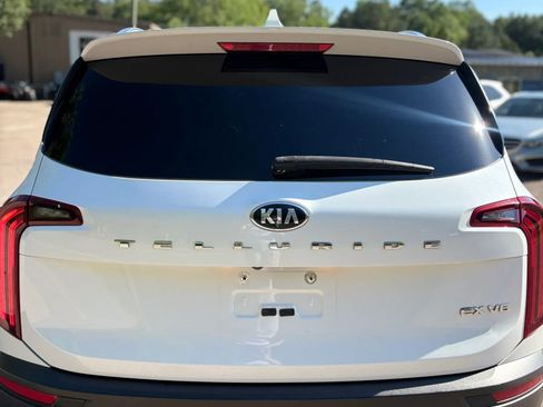 Used 2020 Kia Telluride EX w/ EX Premium Package FWD image 6