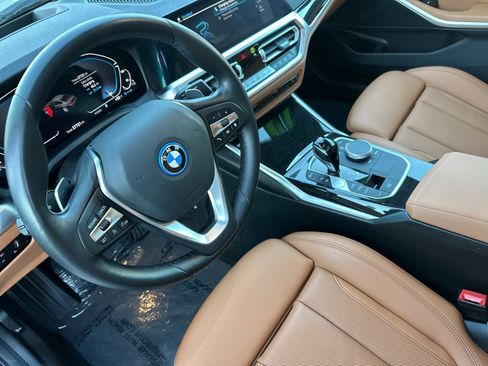 Used 2022 BMW 330e w/ Premium Package image 10