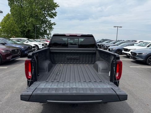 Used 2022 GMC Sierra 1500 SLT w/ SLT Premium Package AWD/4WD image 15