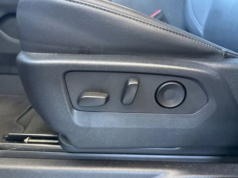 Used 2025 Chevrolet Tahoe LT RWD image 19