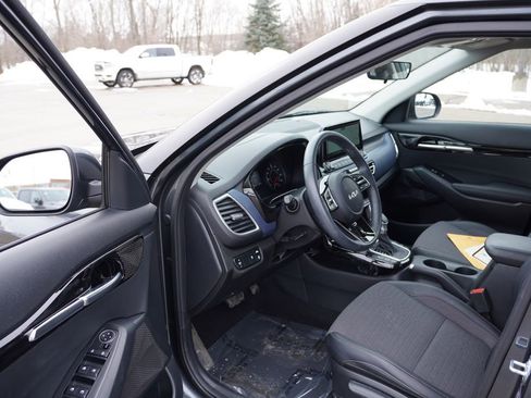 Certified 2023 Kia Seltos S w/ Navigation Package image 14