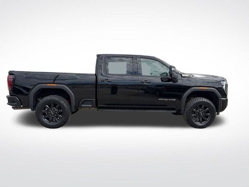 Used 2024 GMC Sierra 2500 AT4 w/ Snow Plow Prep/Camper Package AWD/4WD image 7