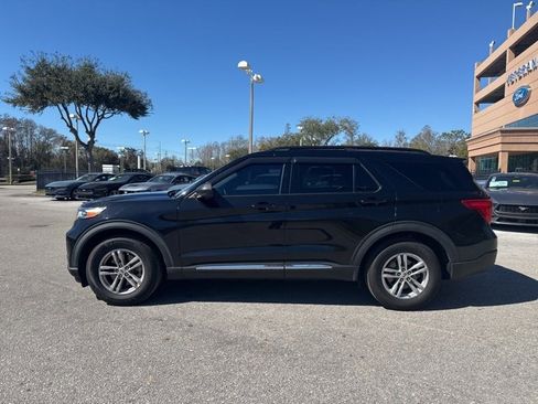 Used 2022 Ford Explorer XLT w/ Equipment Group 202A image 2