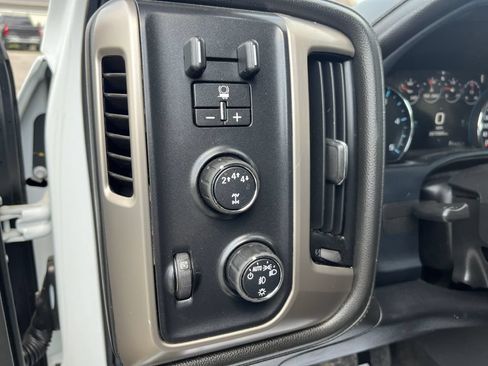 Used 2019 GMC Sierra 2500 Denali w/ Duramax Plus Package AWD/4WD image 22