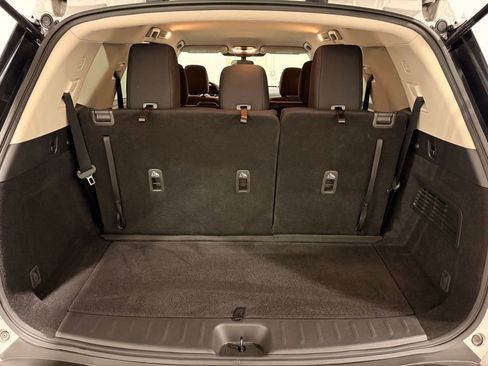 Used 2023 Nissan Pathfinder SV image 10