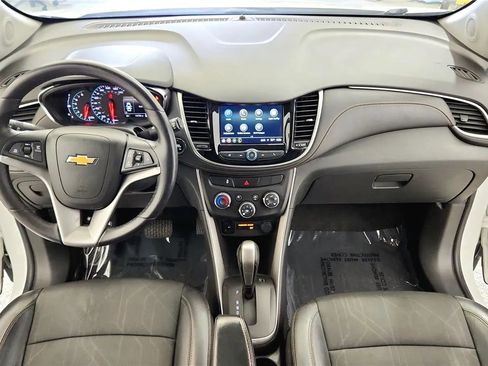 Used 2018 Chevrolet Trax LT w/ LT Convenience Package FWD image 34