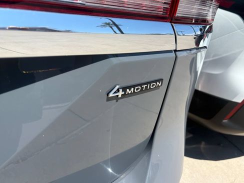 Used 2025 Volkswagen Atlas SEL Premium R-Line AWD/4WD image 12