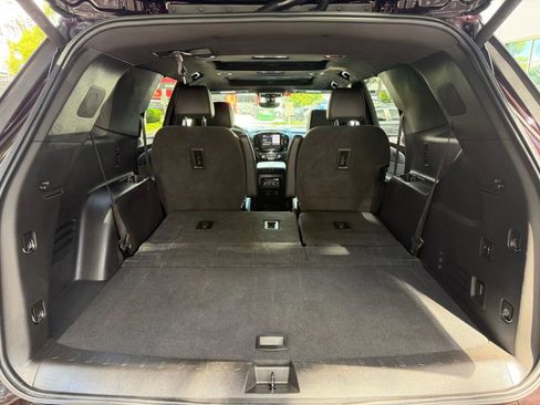 Used 2022 Chevrolet Traverse High Country image 31