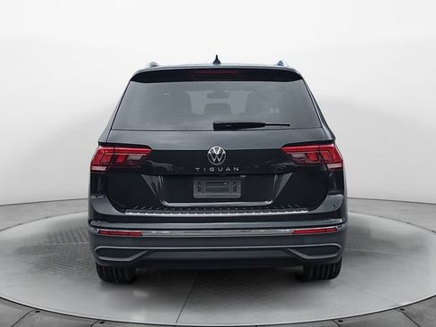 Used 2023 Volkswagen Tiguan SE FWD image 4