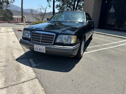 Used 1995 Mercedes-Benz E 320 Convertible image 3