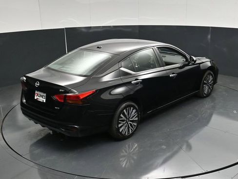 Used 2024 Nissan Altima 2.5 SV AWD/4WD image 37