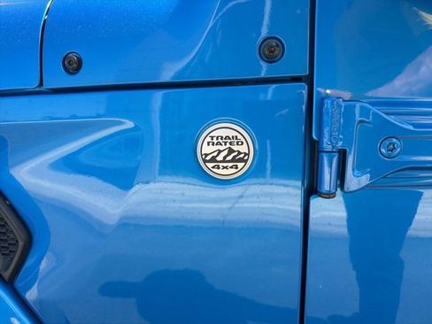 Used 2022 Jeep Gladiator Overland w/ Popular Equipment Package AWD/4WD image 11