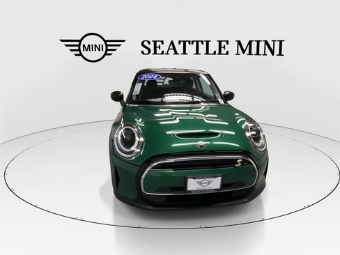 Certified 2024 MINI Cooper SE image 3