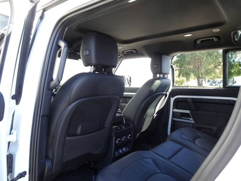 Used 2023 Land Rover Defender 110 S image 13