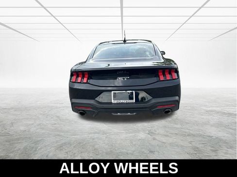Used 2025 Ford Mustang GT RWD image 6