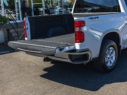 Used 2025 Chevrolet Silverado 1500 LT w/ Protection Package AWD/4WD image 9