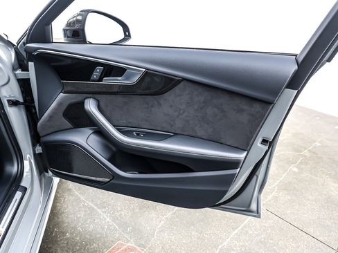 Used 2021 Audi S4 Premium Plus w/ Premium Plus Package image 24