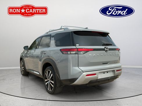 Used 2024 Nissan Pathfinder Platinum FWD image 4