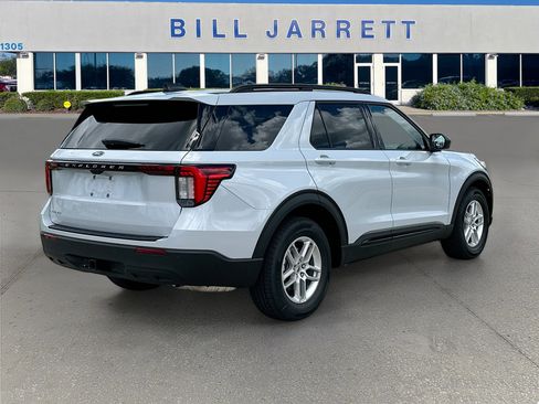 New 2026 Ford Explorer Active RWD image 4
