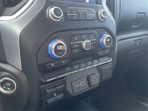 Used 2020 GMC Sierra 1500 SLE w/ SLE Value Package image 21