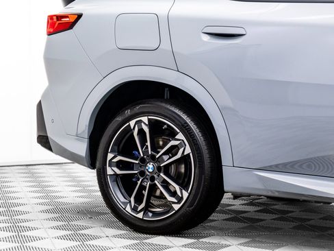 Certified 2025 BMW X2 xDrive28i w/ Premium Package image 35