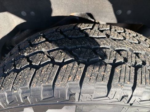 Used 2019 GMC Yukon XL SLT w/ Open Road Package image 9