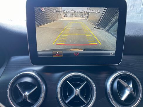 Used 2018 Mercedes-Benz CLA 250 image 19