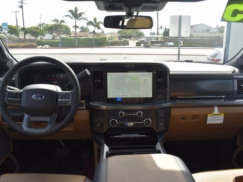 Used 2025 Ford F450 Lariat w/ FX4 Off-Road Package image 19