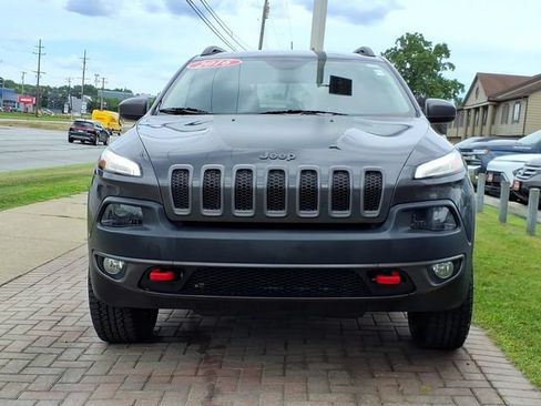 Used 2016 Jeep Cherokee Trailhawk w/ Leather Interior Group AWD/4WD image 2