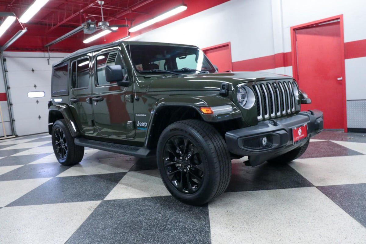 Used 2021 Jeep Wrangler Unlimited Sahara AWD/4WD image 2