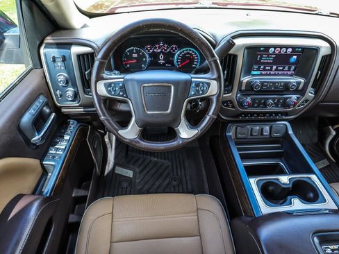Used 2017 GMC Sierra 1500 Denali w/ Denali Ultimate Package AWD/4WD image 24
